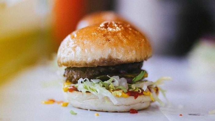 Cut and Chop Your Burger Toppings