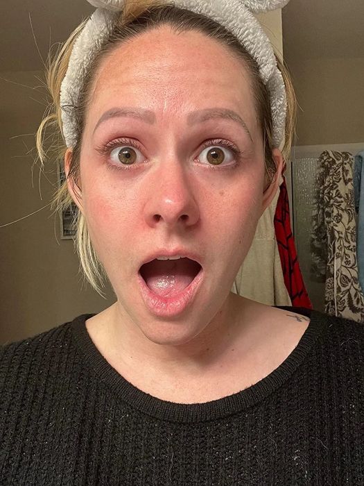 same reviewer amazed at how effortlessly the product removed their makeup