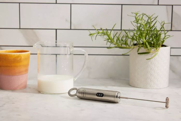 Rösle Stainless Steel Dual-Speed Frother on marble countertop