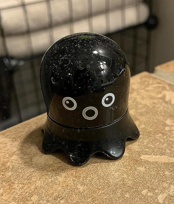 The adorable octopus-shaped blackhead remover