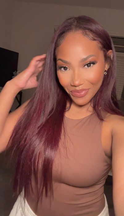 Jordan Grigsby selfie showcasing her burgundy hair after using the dye
