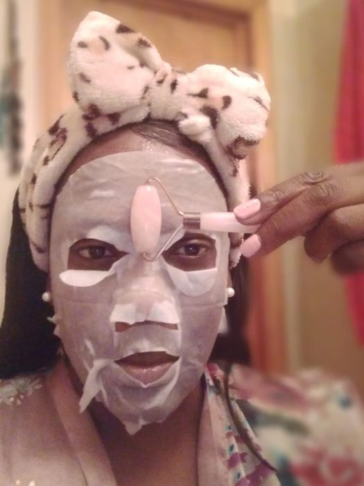 The reviewer with a face mask applied