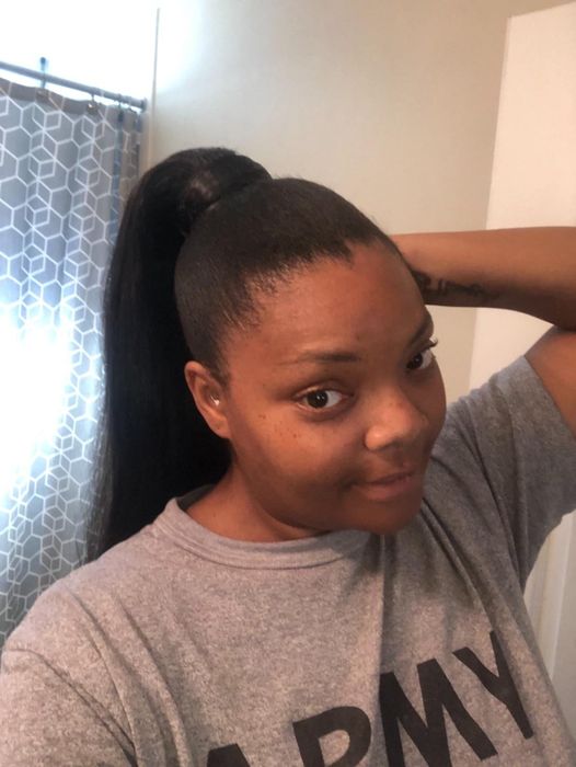 Another reviewer using the stick to achieve a sleek ponytail look