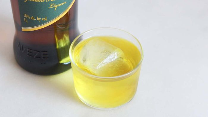 Create a Softer, More Refined 'Negroni' with Avèze