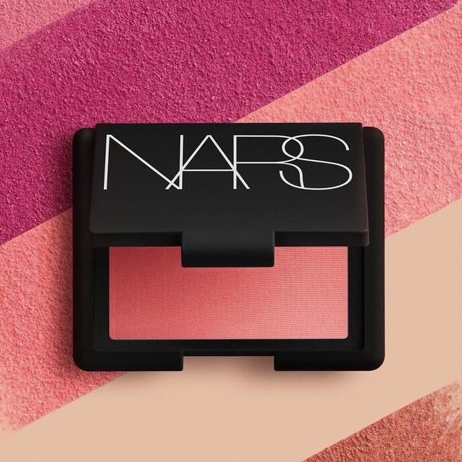 The blush compact