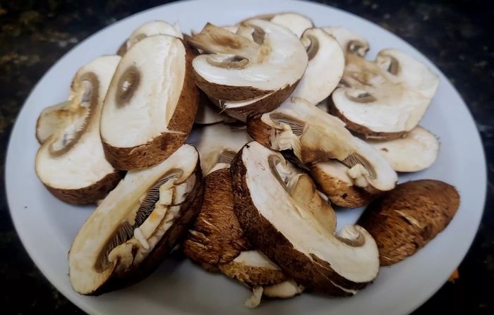 portobello mushrooms, thinly sliced