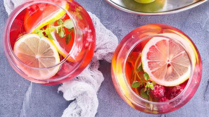 Recipe for Raspberry-infused Chambord Pink Lemonade Cocktail