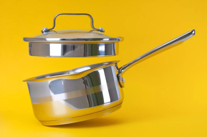 dont-cook-with-stainless-steel-GettyImages-1426897173