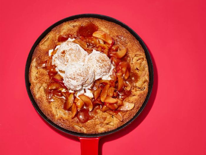 apple-pie-skillet-cookie-Mytour-1022SWT.jpg