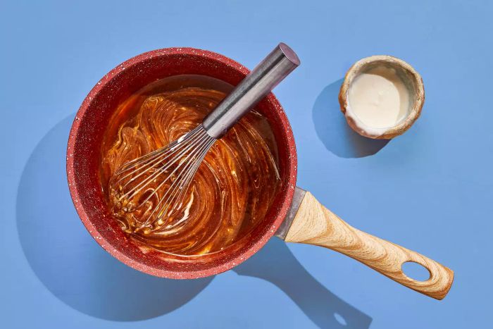 how-to-thicken-gravy-step-01-Mytour