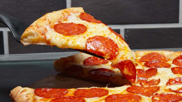 The Ultimate Trick for Reheating Day-Old Pizza in the Microwave and Keeping It Fresh