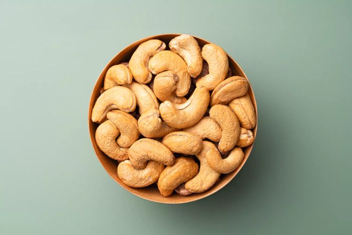 A bowl of cashews.