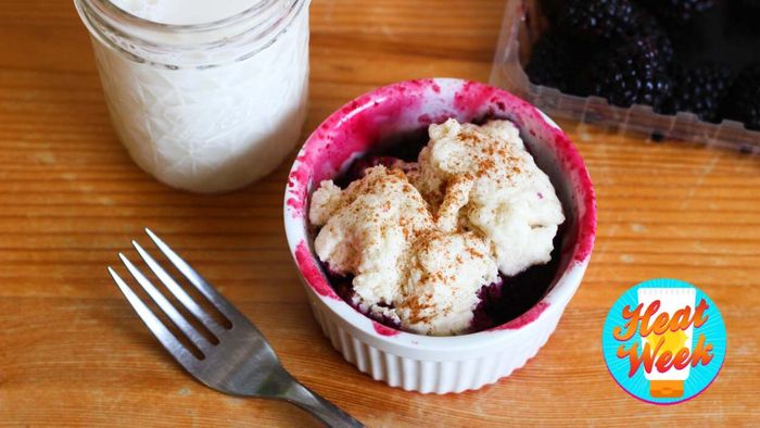 Indulge in cobbler without the hassle of preheating the oven. It’s the perfect summer treat!