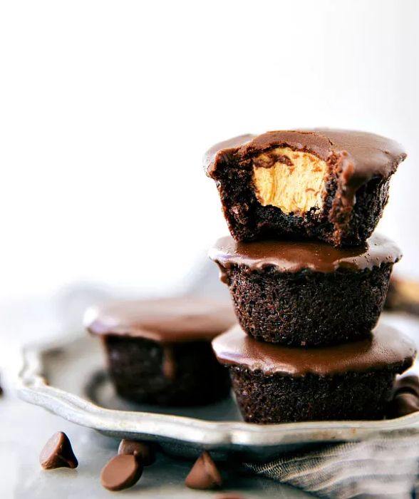 Mini Peanut Butter Cup Brownie Bites