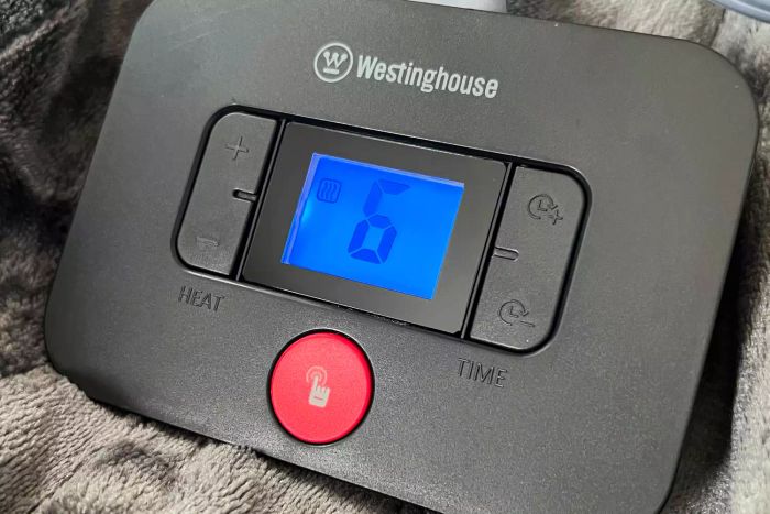 A close-up of the temperature control on the Westinghouse Flannel Electric Blanket