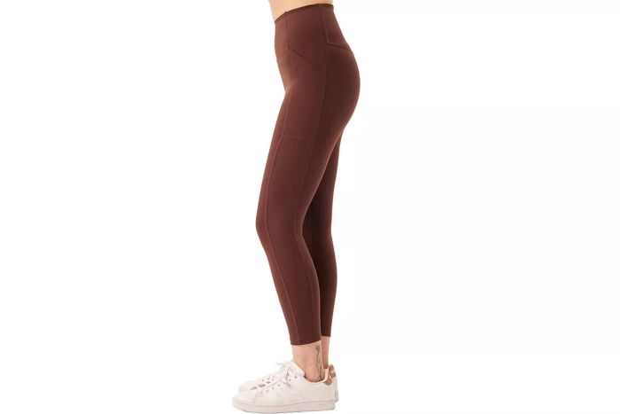 Girlfriend Collective Compression Pocket Leggings for Women are designed to provide firm support, while also featuring a convenient pocket, making them the perfect choice for workouts or daily wear.