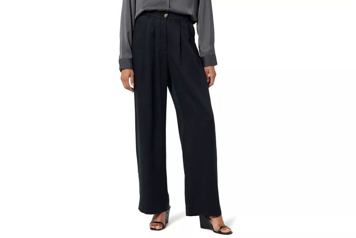 The Drop's Women's Amalia Relaxed Pleated Trousers combine fashion and comfort, featuring a relaxed silhouette with pleated design for an effortless yet stylish appearance.
