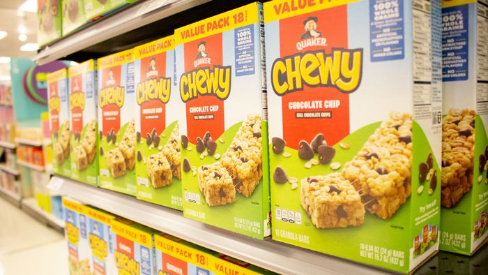 Quaker chewy granola bars found on supermarket shelves.