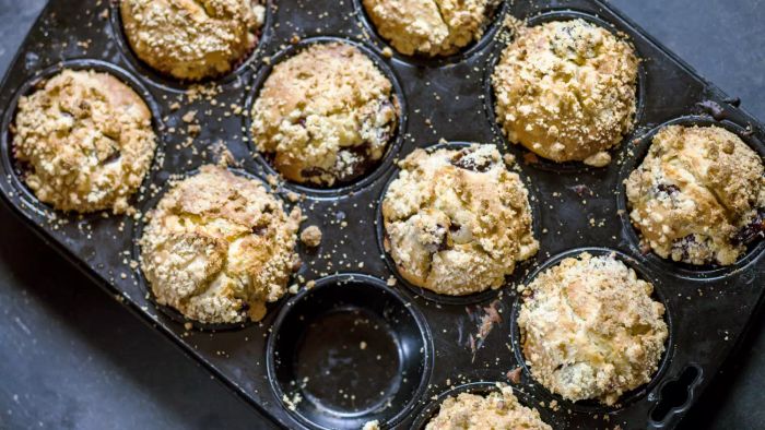 How to Clean a Muffin Tin, including muffin cups