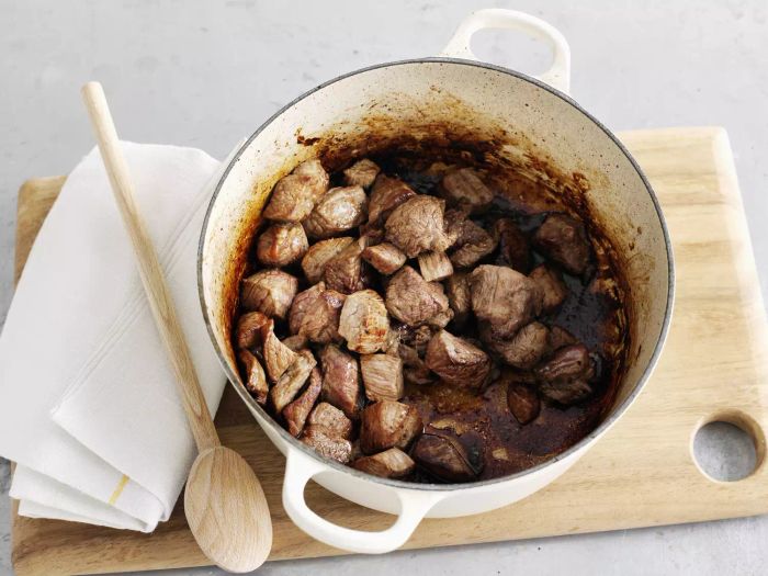 how-to-clean-a-dutch-oven-GettyImages-145083265