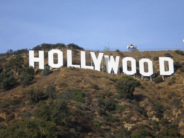 800px-Hollywood_Sign_PB050006