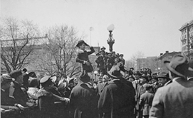 Charlie_Chaplin_1918