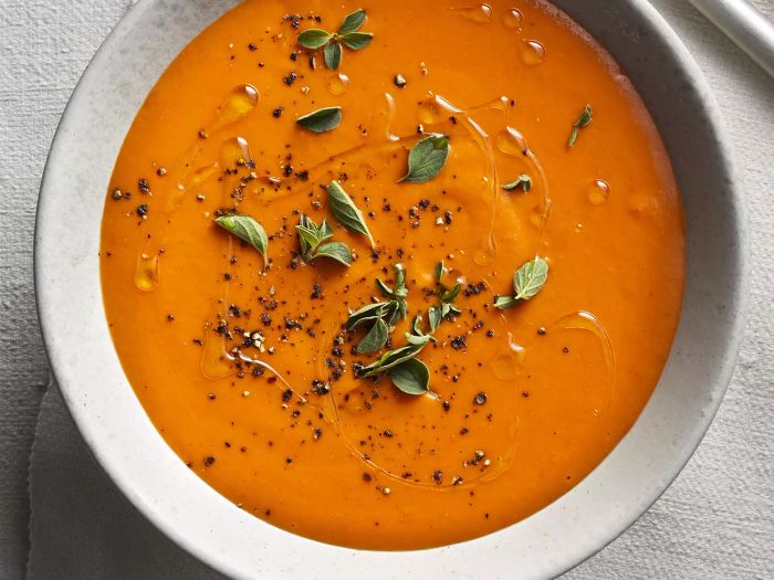 Vegan Creamy Tomato Soup