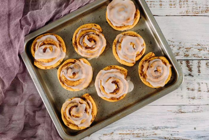 jelly-roll-pan-GettyImages-1173209115