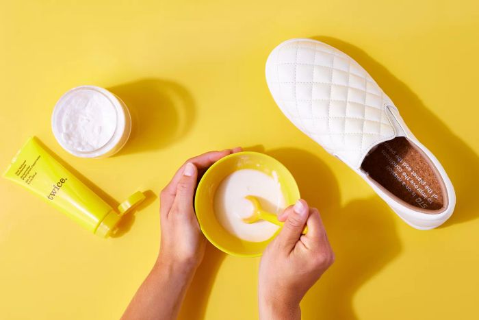 Homemade paste mixture for cleaning white leather shoes