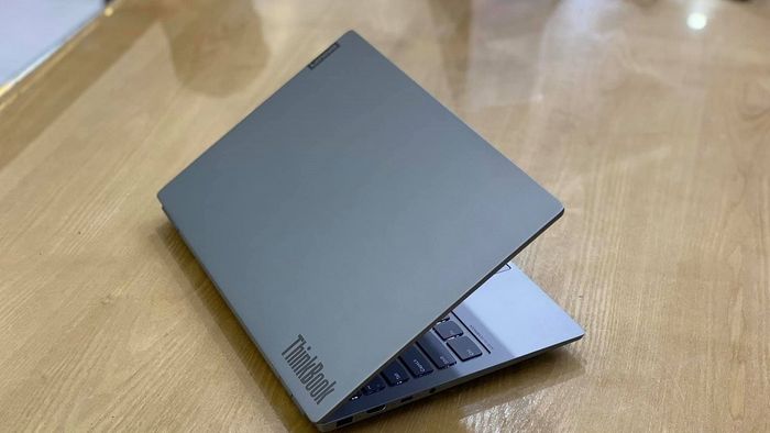 Laptop Lenovo THINKBOOK 13S được trang bị chip AMD Ryzen 7 6800U