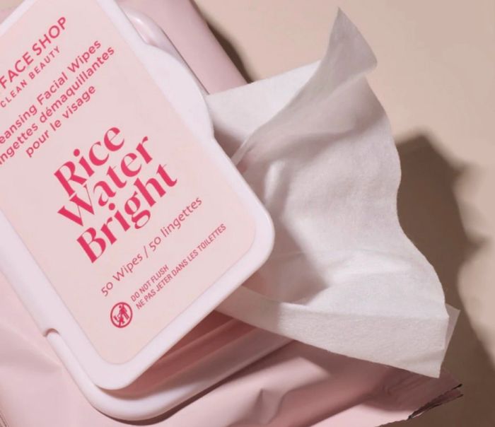 Facial wipes with the label
