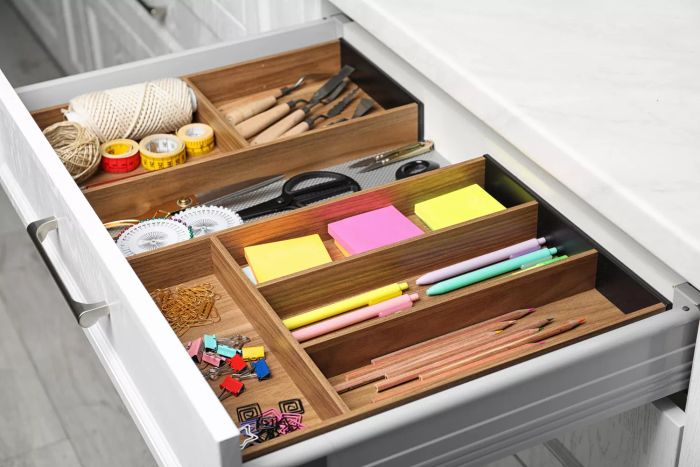 organize-junk-drawer-GettyImages-1338018189