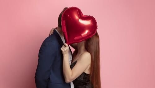Cách 12 cung hoàng đạo đón Valentine 2025
