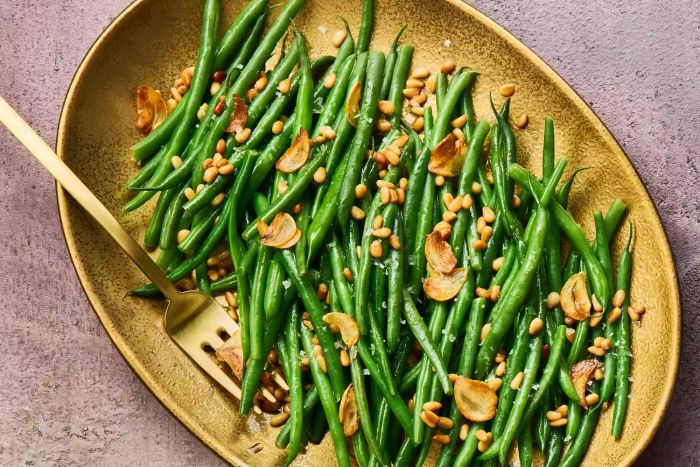 Garlicky Green Beans with Pine Nuts