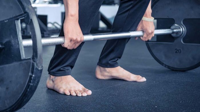 Is It Actually Safe to Lift Without Shoes?