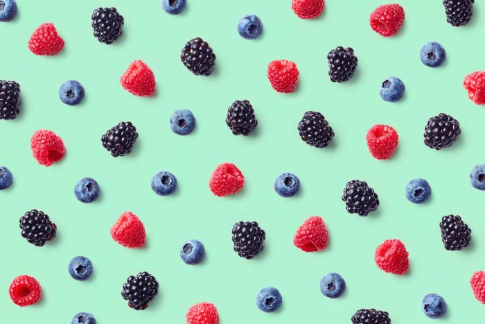 Foods that are rich in collagen and nutrients that enhance collagen production
