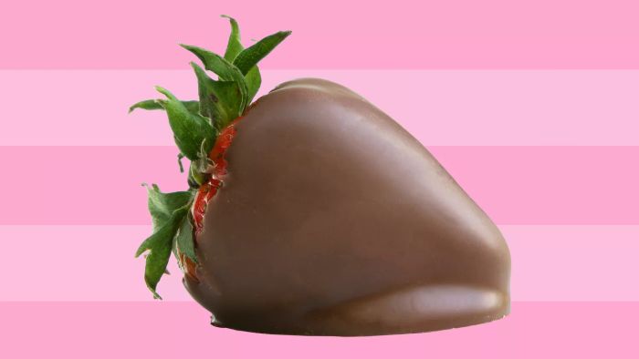 How to make chocolate-covered strawberries: Recipe, guide, and steps (with illustrations)