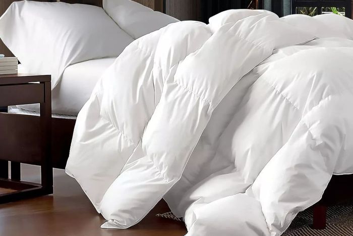 Amazon's Egyptian Bedding Queen Size Goose Down Feather Comforter, designed for ultimate luxury and comfort.
