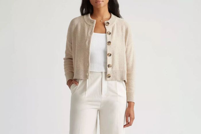 Organic Cotton Cropped Cardigan – A chic and comfortable cardigan, crafted from 100% organic cotton for a soft, breathable fit.