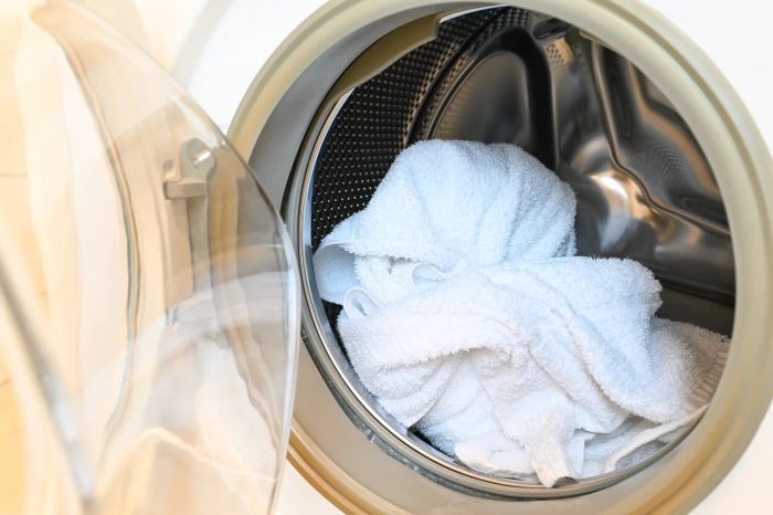 Brighten white towels using hydrogen peroxide