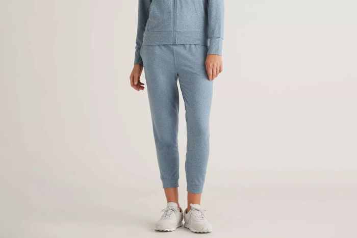 Flowknit Mid-Rise Jogger – Soft, breathable joggers made from Flowknit material, designed with a mid-rise waistband for all-day comfort.