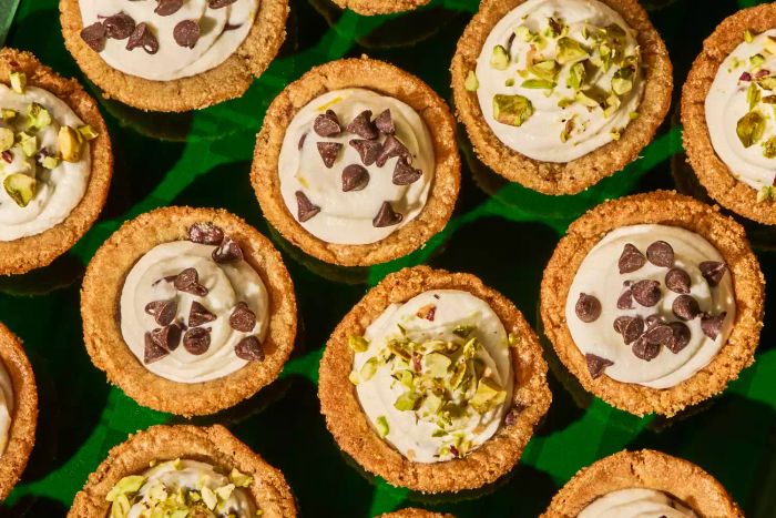 Cannoli Cookie Cups