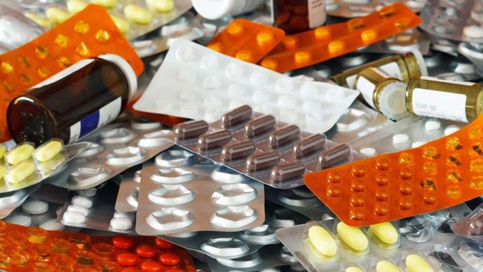 Is your bathroom or kitchen cabinet cluttered with unused medications? Perhaps those unfinished antibiotics, extra painkillers from surgery, or expired vitamins you forgot about? It's time to dispose of them safely, and we've got some great tips for you.
