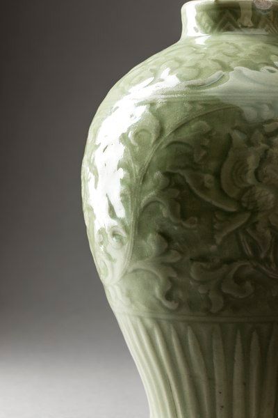 File:Kinesisk vas, Longquan, Yuandynastin, 1300-tal - Hallwylska museet - 107715.tif