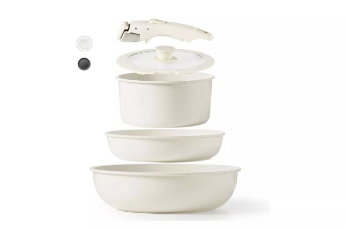 The CAROTE Nonstick Cookware Set brings both functionality and ease of use to your kitchen, offering a nonstick cooking experience.