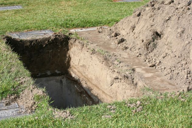 8 - The grave