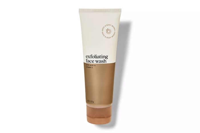 Exfoliating Face Wash with Aloe and Vitamin E