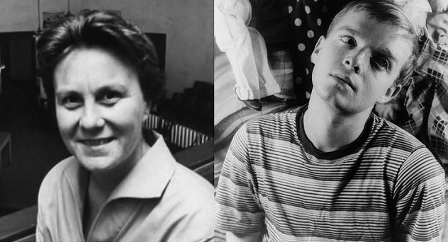 Truman Capote and Harper Lee, two icons of American literature, were once childhood companions in Monroeville, Alabama. Though they shared an early bond, their lives would ultimately diverge due to stark contrasts in their personalities. Capote, known for his flamboyant lifestyle and self-destructive tendencies, was the life of the party, while Lee preferred the quiet life, famously becoming a reclusive figure.