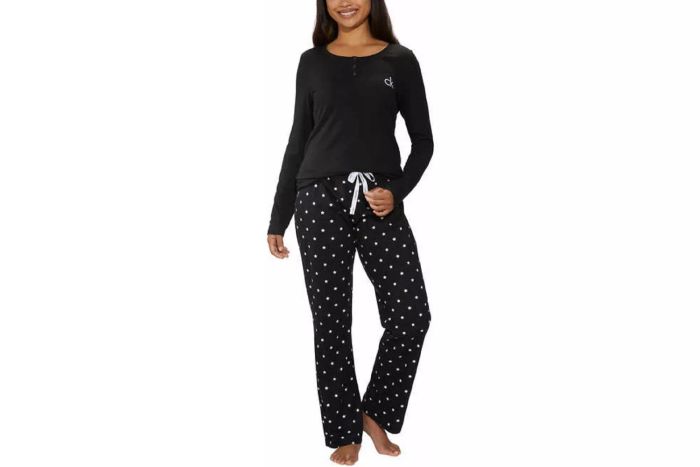Calvin Klein Women’s 2-Piece Fleece Pajama Set