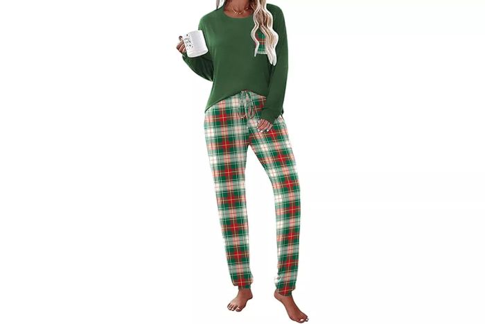 Ekouaer Women’s Pajamas Set, Long Sleeve Christmas PJs, Soft Lounge Sleepwear with Joggers and Pockets